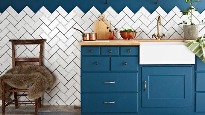 Blue kitchen splashback